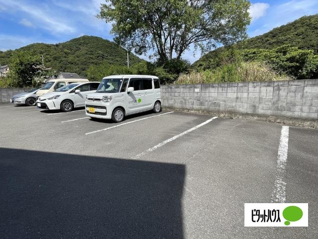 プレジール貴志Ⅱ（107） 駐車場