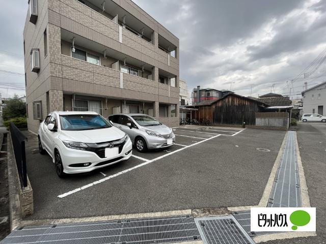 アンジェラ（303） 駐車場