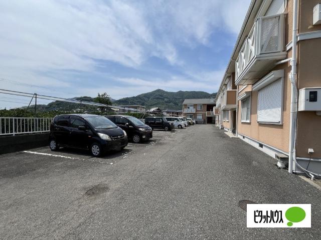 フレグランス今吉（103） 駐車場