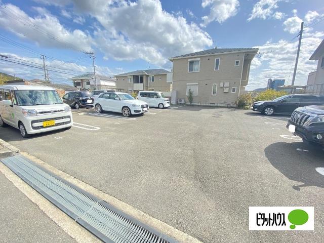 フロントパディー（202） 駐車場