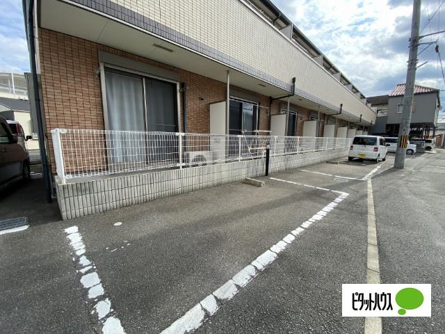 レジデンス四ヶ郷（105） 駐車場
