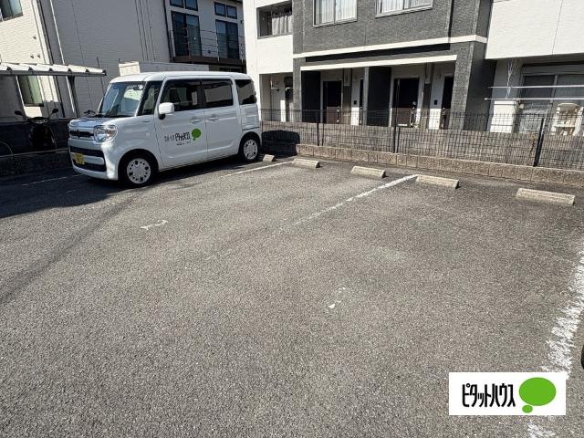 ハイム・サザンクロス（102） 駐車場