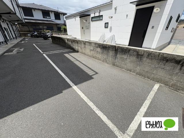 コーポYK（301） 駐車場