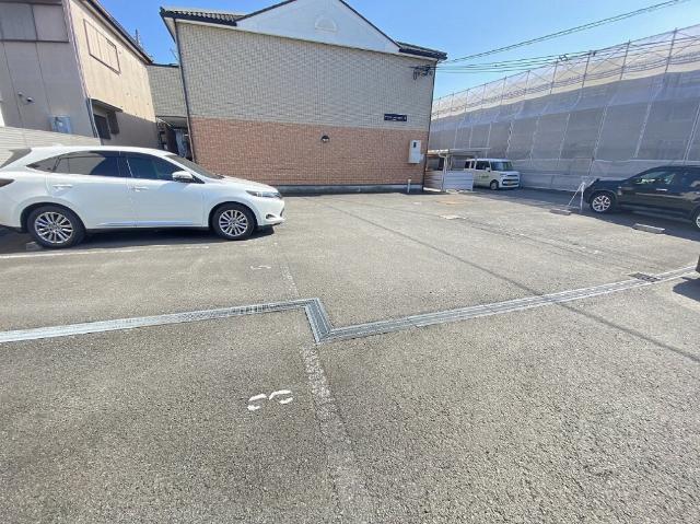 ティエラハウス西小二里（212） 駐車場