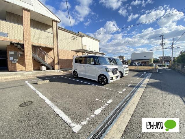 ドムス今福（105） 駐車場