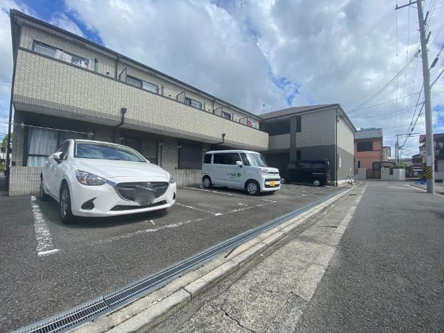 キーウィ荘（105） 駐車場