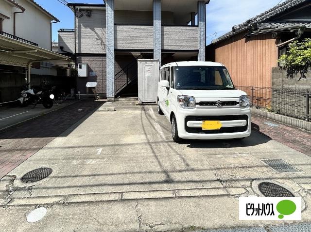 パインフィールド（202） 駐車場