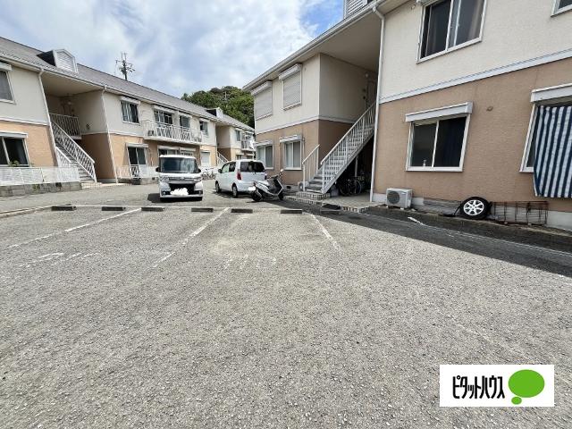 フレグランスロゼ（201） 駐車場