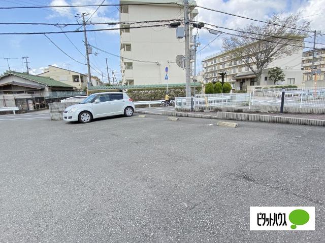フジパレス三葛（102） 駐車場