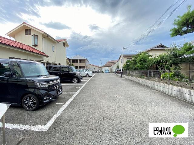 フジパレス手平（207） 駐車場