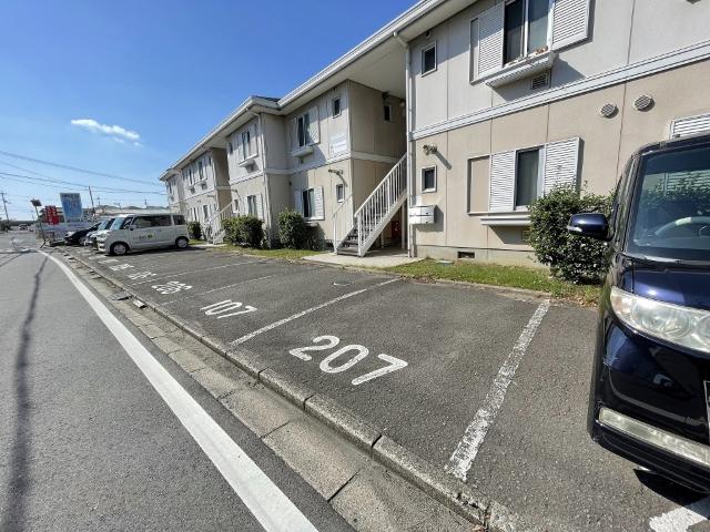 タウニィ寿里（206） 駐車場