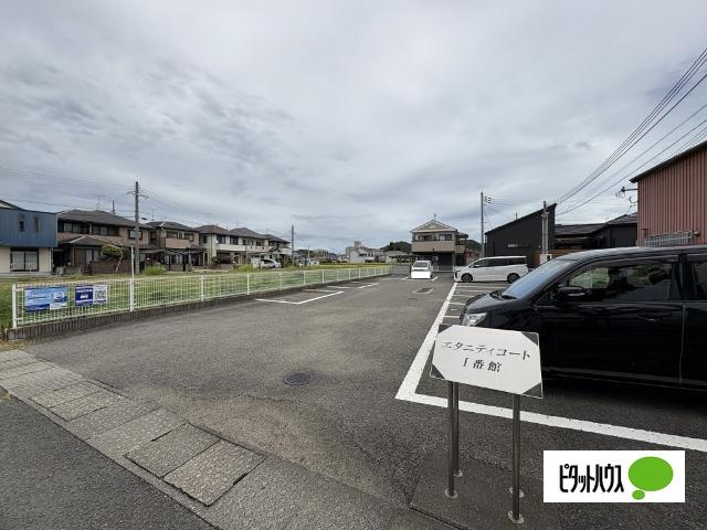 エタニティコートⅠ番館（201） 駐車場