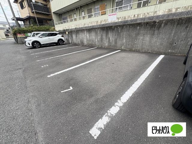 エフスタイル六十谷（102） 駐車場