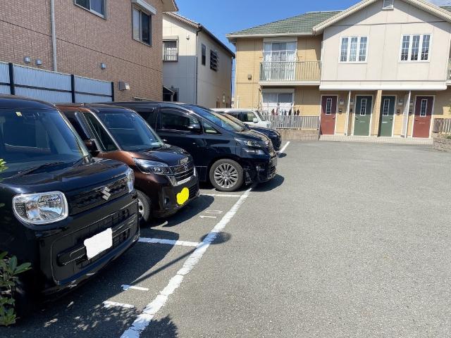 フォーナス（202） 駐車場