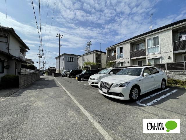 シャーメゾン松江（105） 駐車場