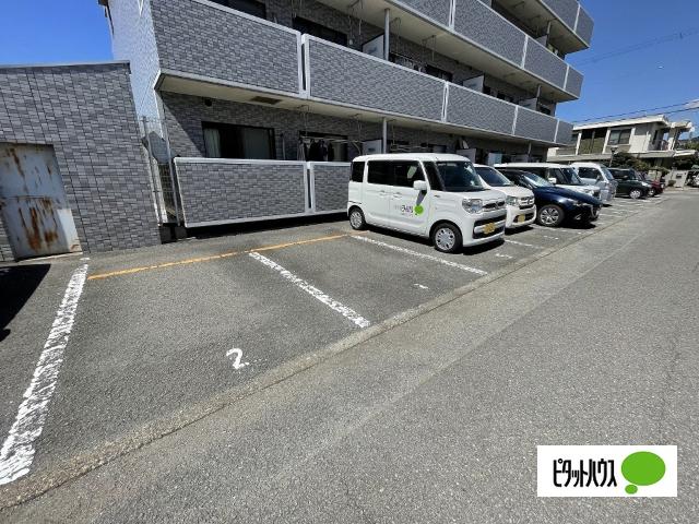 メゾン梶取（503） 駐車場