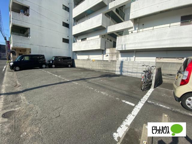 マグノリア（408） 駐車場