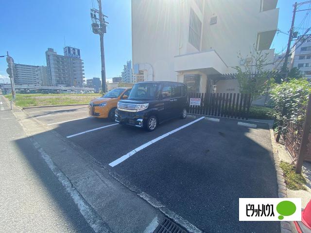 リエス和歌山駅前ビル（302） 駐車場