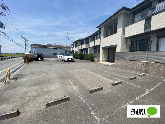 シャーメゾン笠松（101） 駐車場