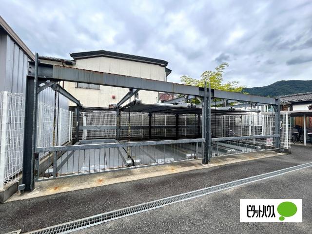 アマール名高（201） 駐車場
