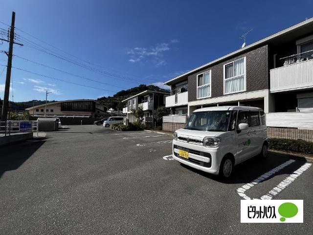 シャーメゾン藤並（103） 駐車場