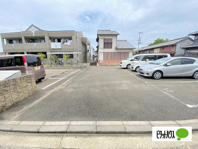 紫川（101） 駐車場