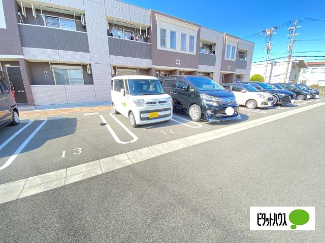 モイスシャームM 駐車場