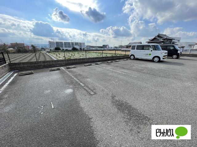 グランド・テンダネス（101） 駐車場