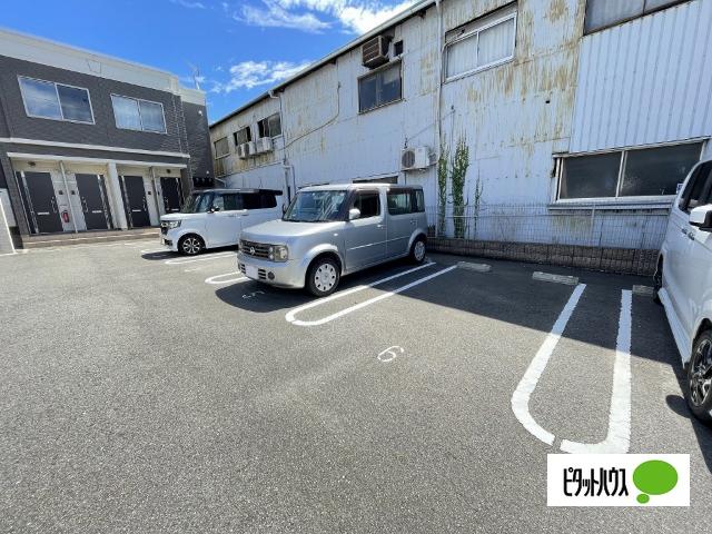 ソレアードⅢ（101） 駐車場