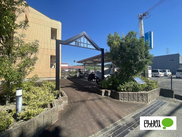 彩城B（101） エントランス
