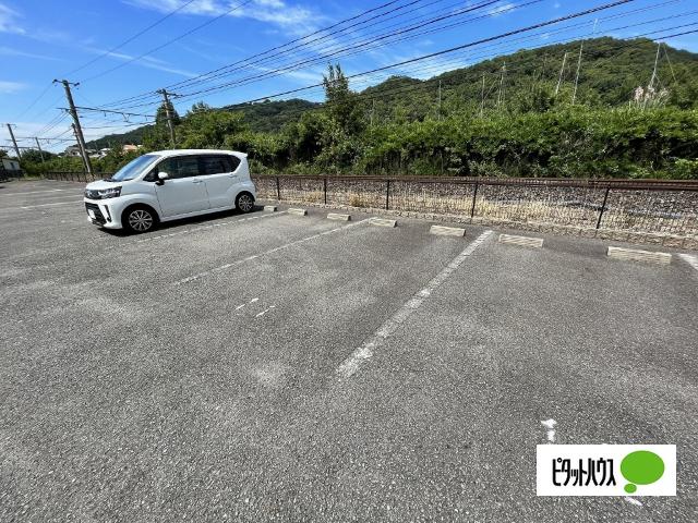 シャングリラⅠ（105） 駐車場