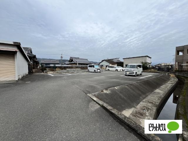 プリマヴェラ（202） 駐車場
