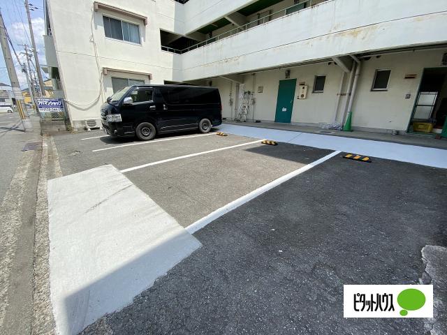 グランシエル秋月（108） 駐車場