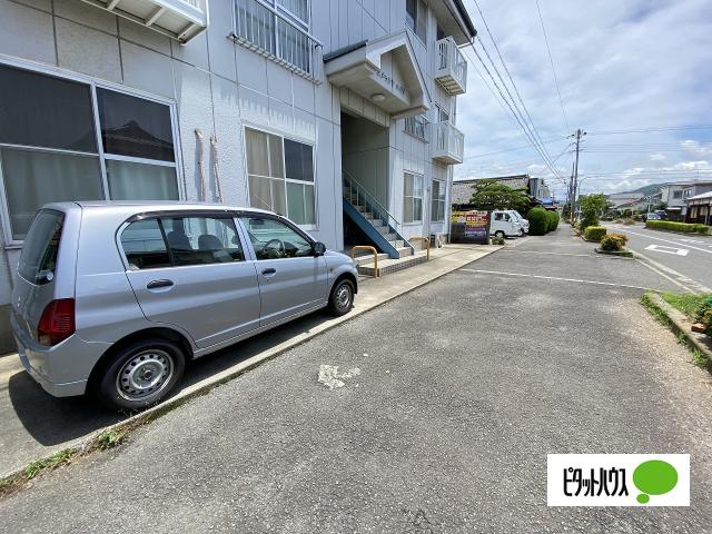 エメラルドハイツ（101） 駐車場