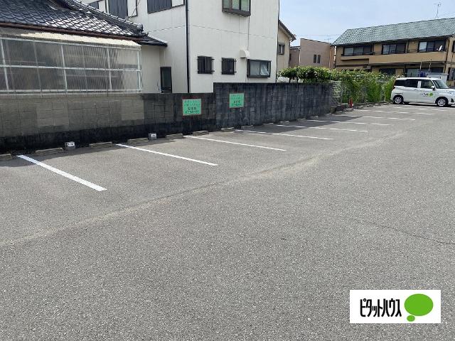 Nビル小雑賀テナント（202） 駐車場