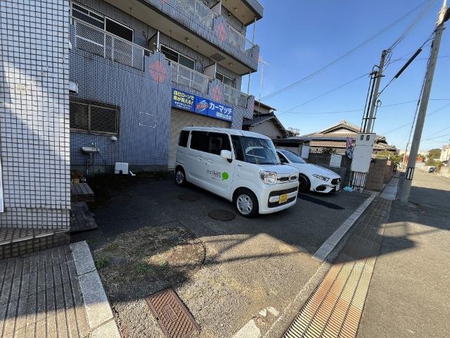 グランディールMK（301） 駐車場