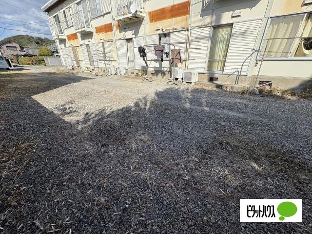 ハイツ新生（201） 駐車場