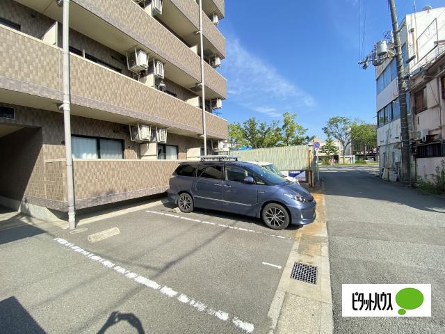 カーサ　ベルカント（102） 駐車場