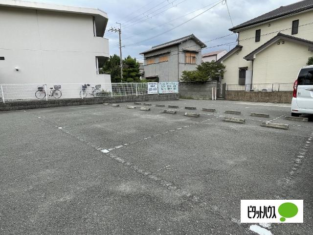 紀の川コーポ（2H） 駐車場