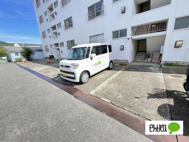 メゾン紀ノ川（1A） 駐車場