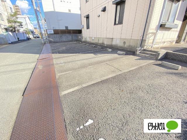 セジュールK（A103） 駐車場