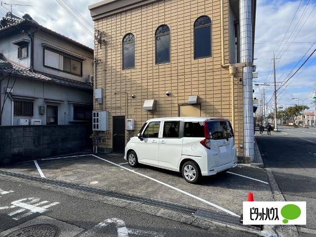 榎原山本ビル 駐車場