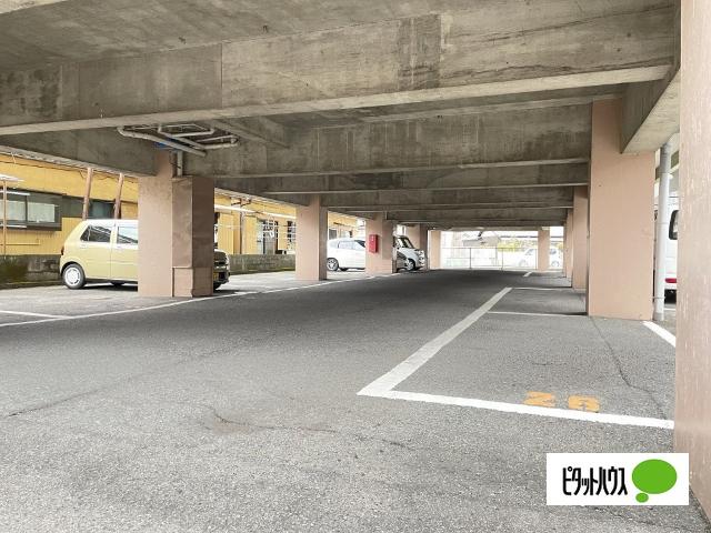 第二春日ハイツ（205） 駐車場