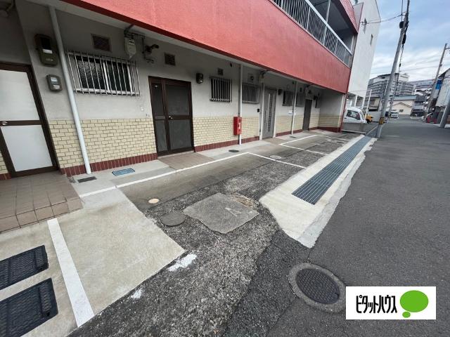 吉村マンション（201） 駐車場
