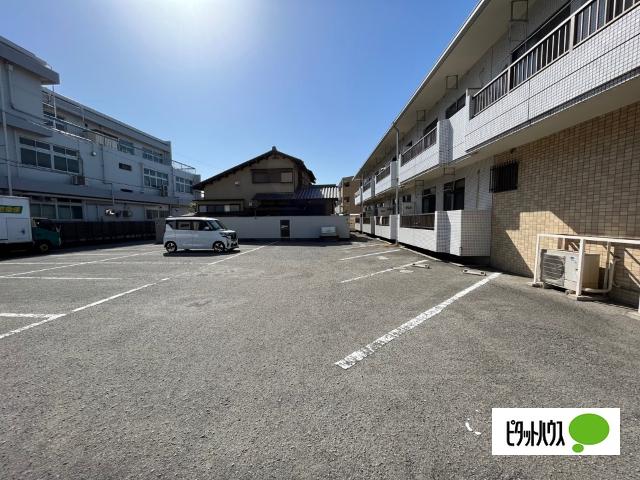 メゾンＮ（1-D） 駐車場