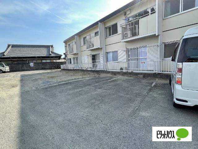 フォーブル若葉（105） 駐車場