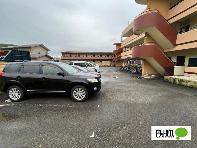 ブエナビスタ和歌山ノース（103） 駐車場