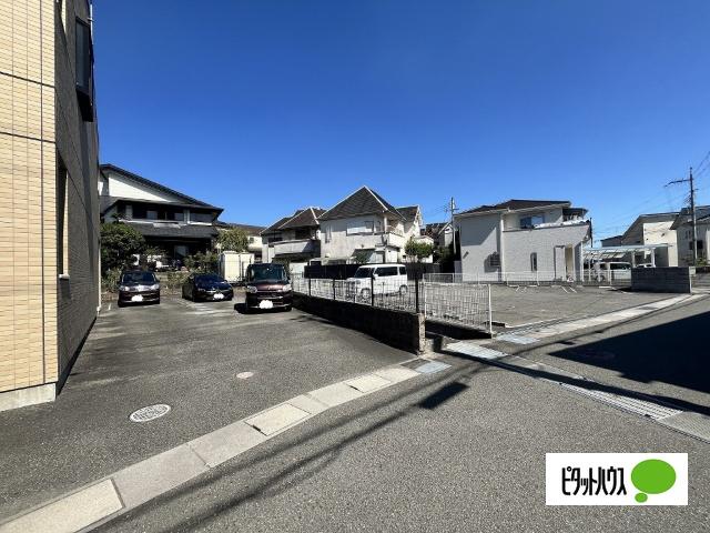 カトル・カール（106） 駐車場
