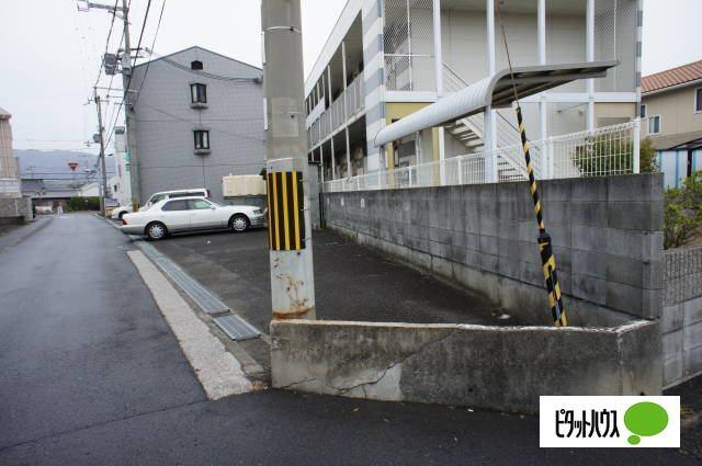 プチレジデンス（103） 駐車場