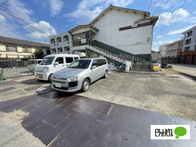 六十谷マンション（2） 駐車場
